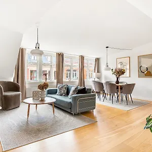 Sanders Leaves - Precious Two-bedroom Penthouse In Downtown , Kopenhagen Dänemark