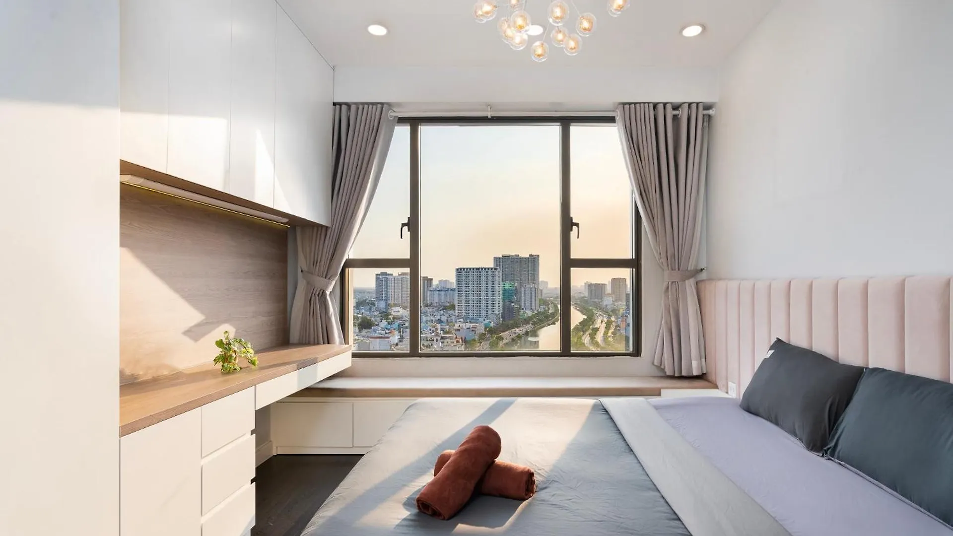 Double E Saigon Apartment In Rivergate Building Ho Či Minovo Město