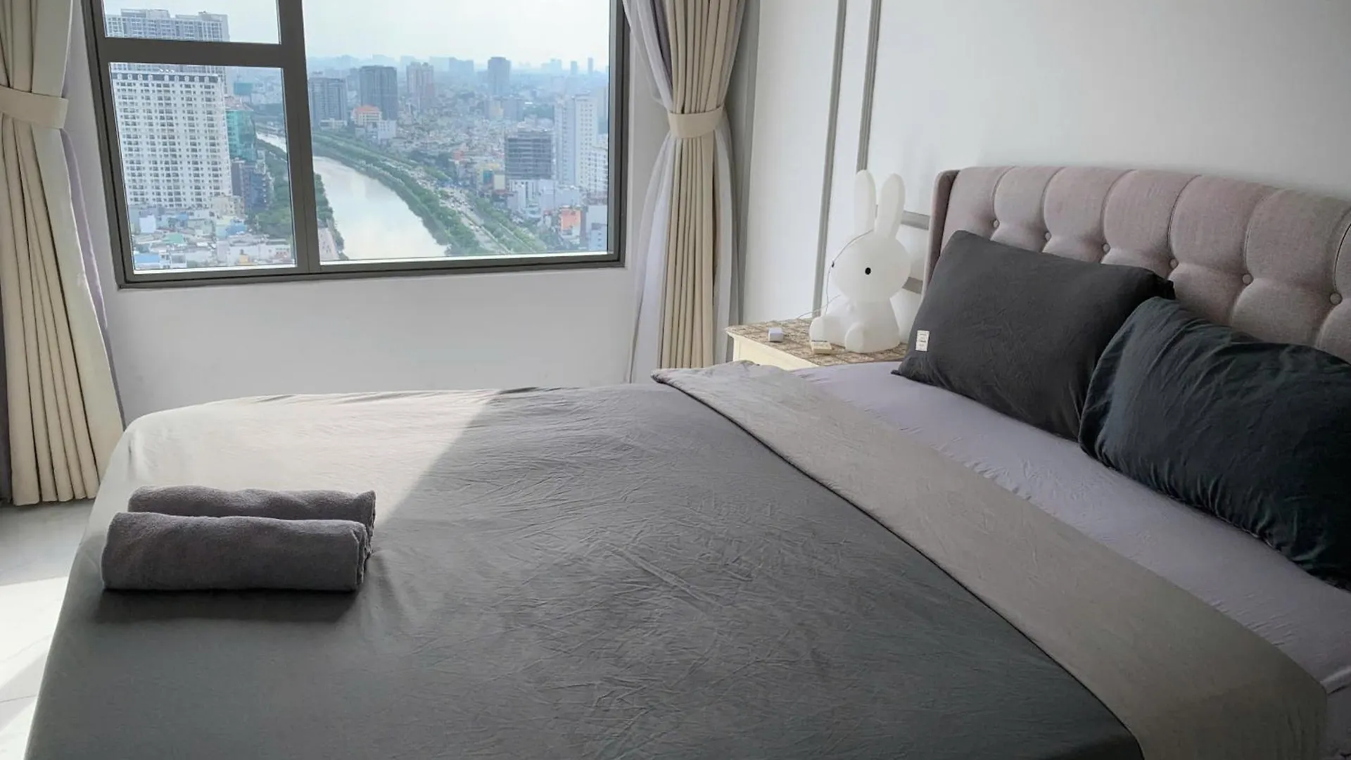 Double E Saigon Apartment In Rivergate Building Ho Či Minovo Město 0*,