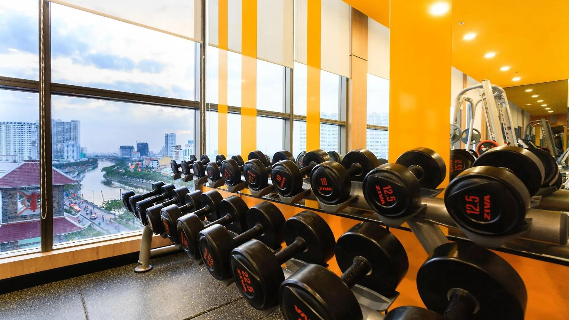 Double E Saigon Apartment In Rivergate Building 호치민 0*,  베트남