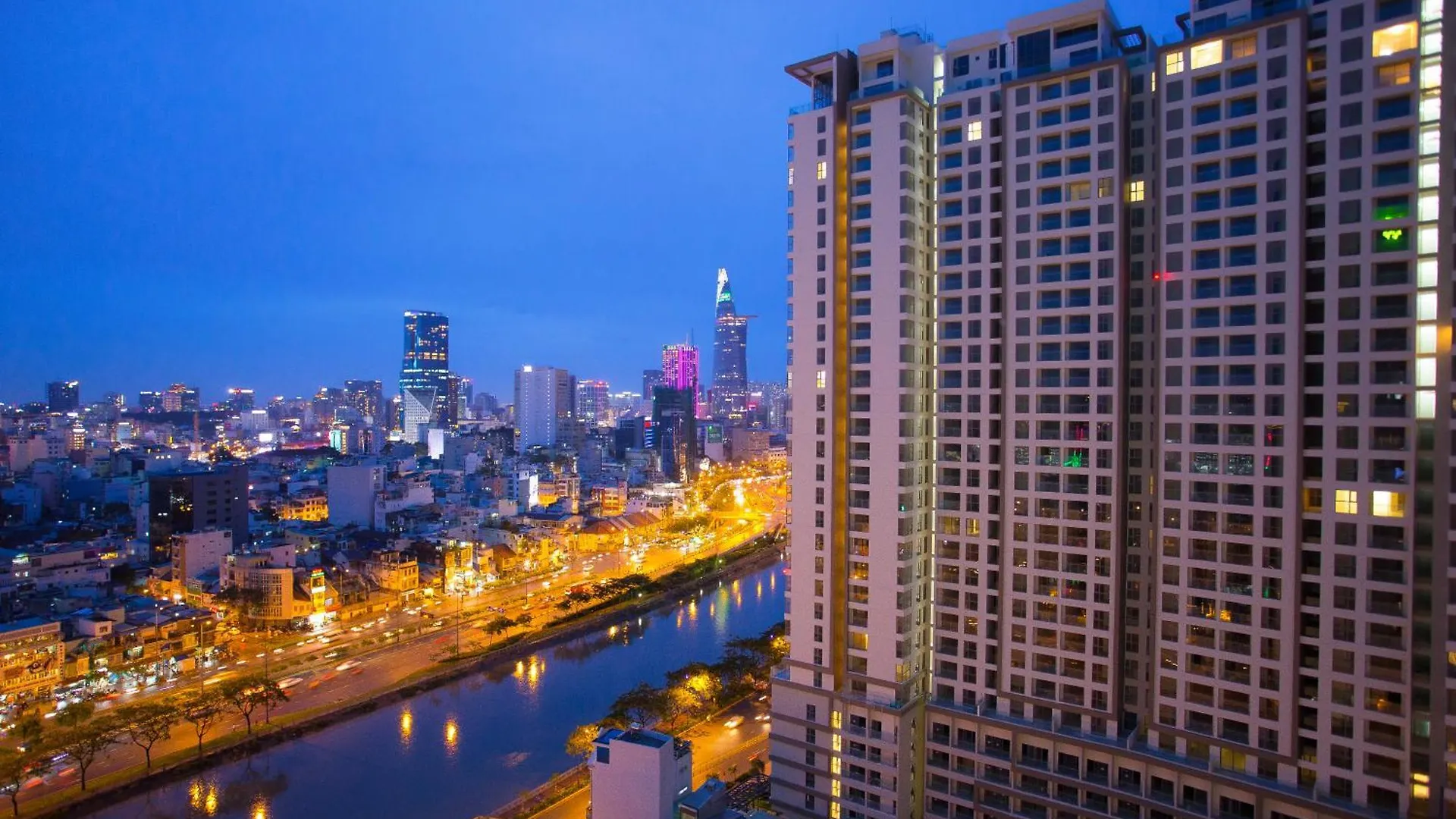 Double E Saigon Apartment In Rivergate Building 호치민