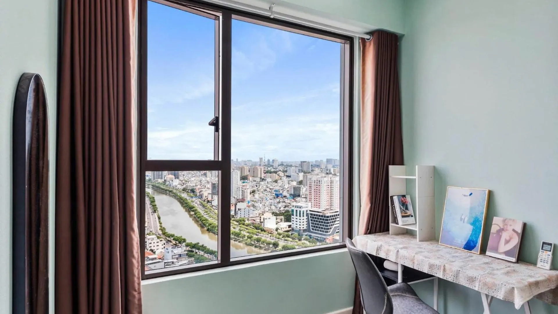 Double E Saigon Apartment In Rivergate Building 호치민