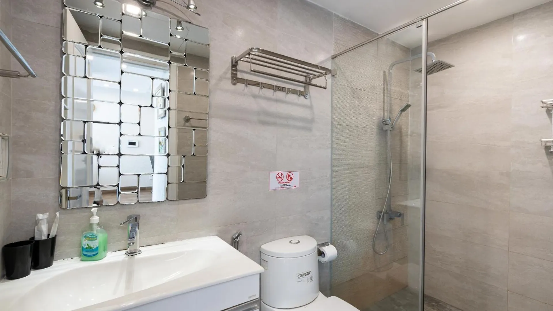 Double E Saigon Apartment In Rivergate Building ホーチミン市