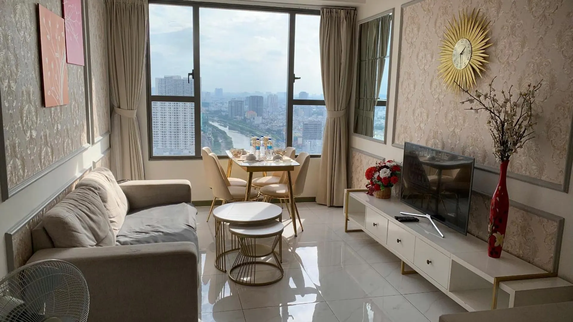 Double E Saigon Apartment In Rivergate Building ホーチミン市