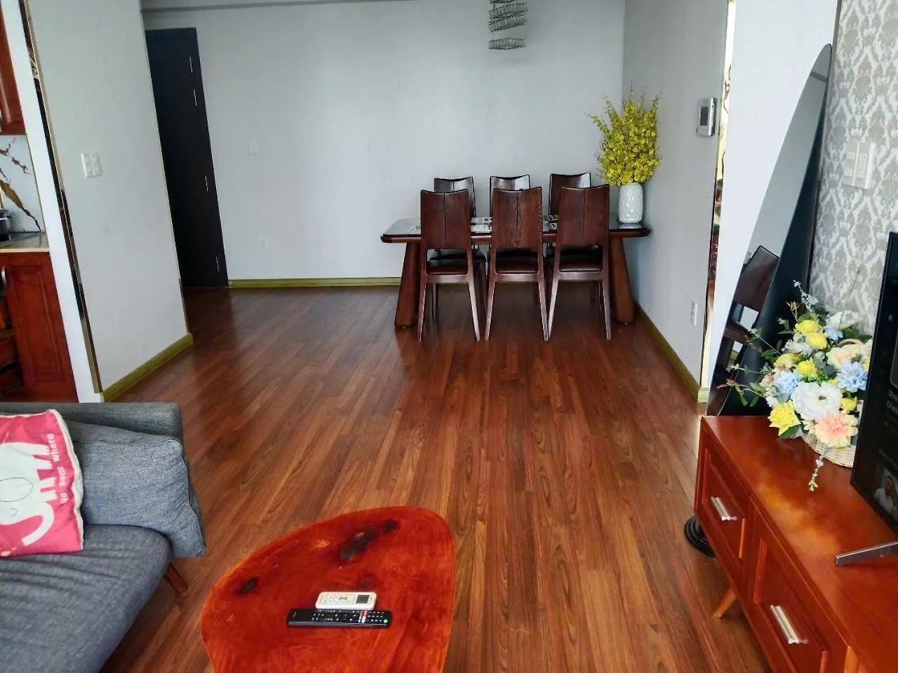 Double E Saigon Apartment In Rivergate Building ホーチミン市 0*,